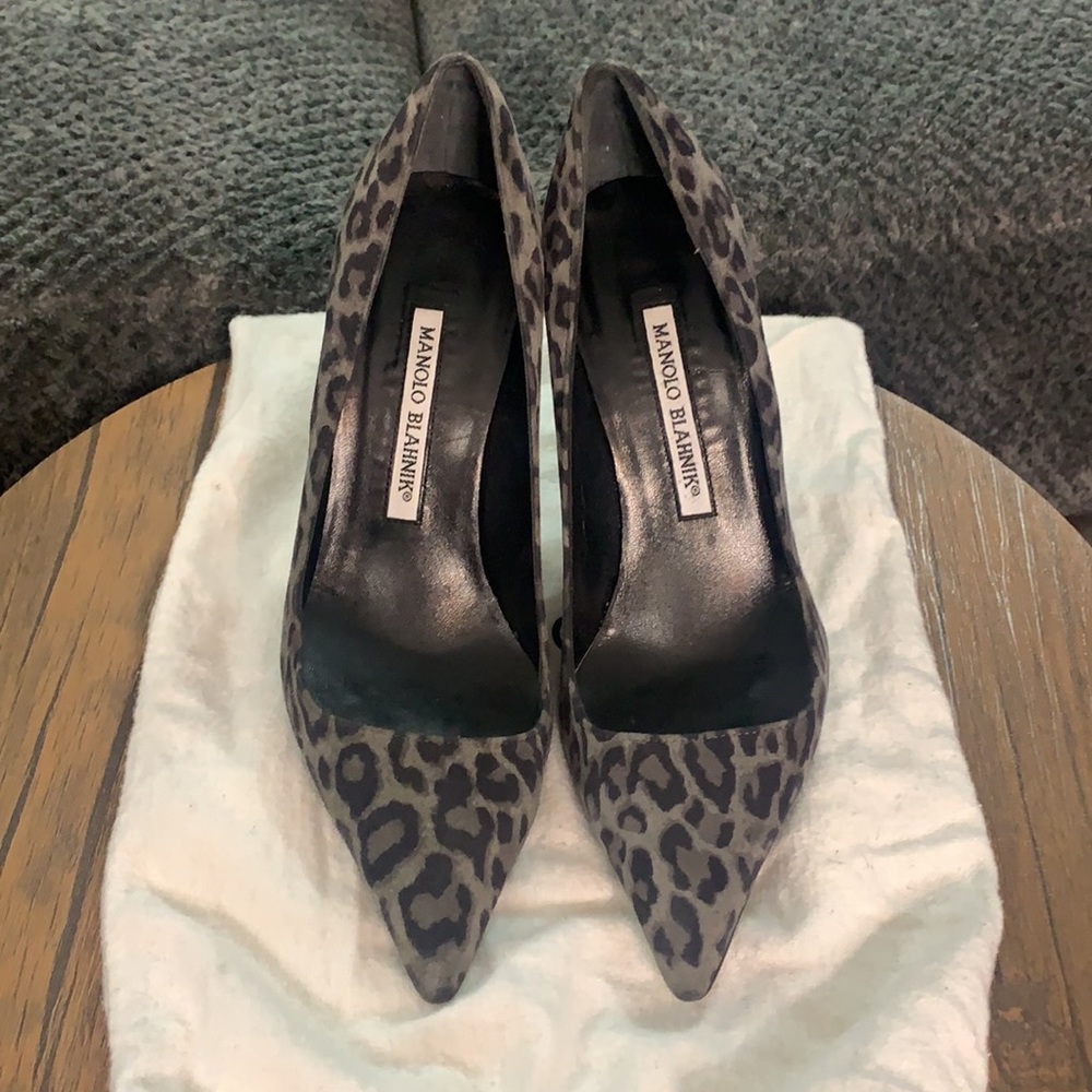 MANOLO BLAHNIK CHEETAH PUMPS